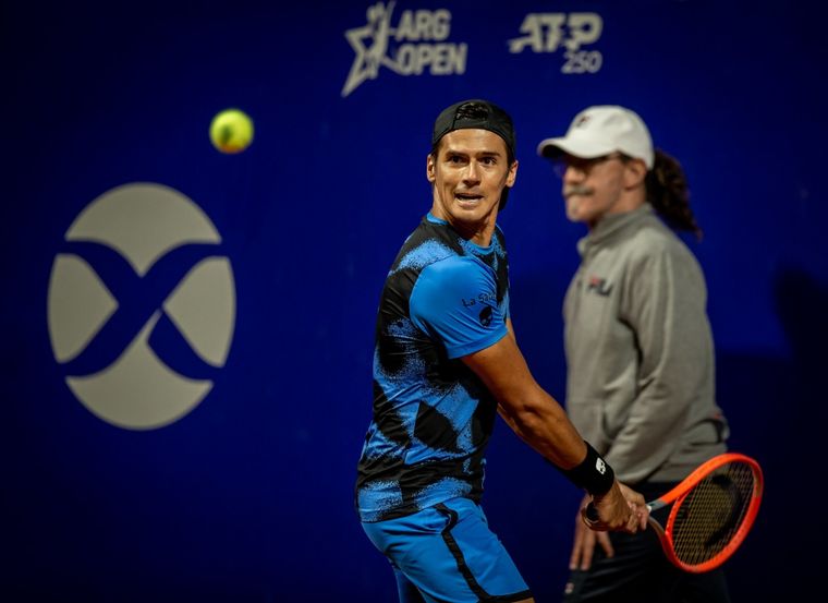 El tenista se quedó con una trabajada victoria en tres sets. Foto: Twitter @DeportesAR