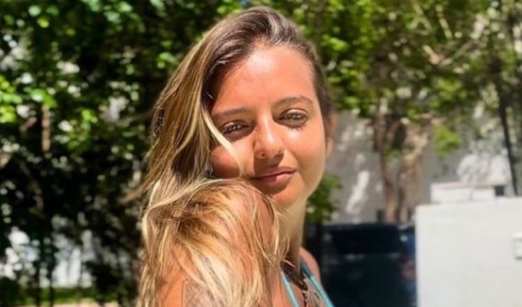 La joven fue arrestada en el aeropuerto “Ambrosio Taravella”.  Foto: X