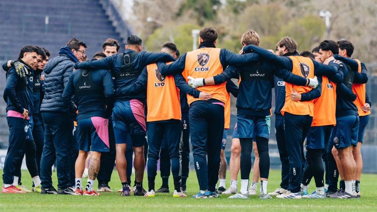 La Lepra juega un partido clave ante Lanús, buscando meterse entre los 8 mejores.&nbsp;