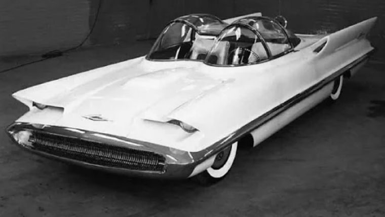 Batimóvil El auto de Batman es uno modelos más emblemáticos de la televisión y el cine.