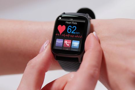 Los nuevos smartwatch y relojes inteligentes marcan tendencia en 2026 con pantallas ultra brillantes y funciones de salud avanzadas.