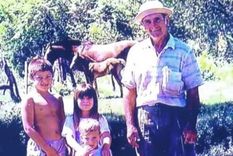 Rubén “Mencho” Gill, su esposa Margarita Gallegos y sus cuatro hijos (María Ofelia, de 12; Osvaldo José, de 9; Sofía Margarita, de 6; y Carlos Daniel, de 2) desaparecieron el 13 de enero de 2002 en Entre Ríos.&nbsp;