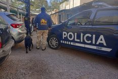 El operativo en la playa de estacionamiento que utilizaba la banda narco como base operativa.&nbsp;