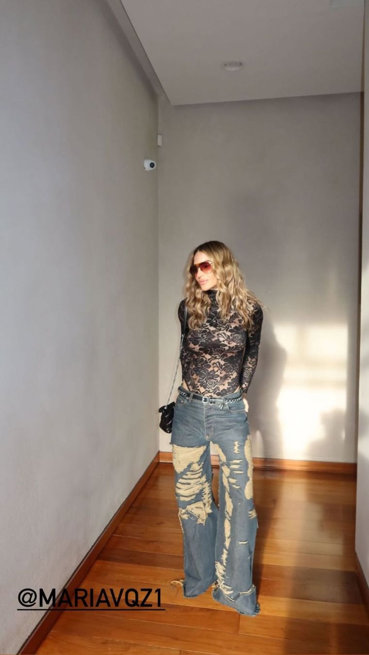 El look de María Vázquez que demuestra que el encaje también puede ser para el día. El look de María Vázquez que demuestra que el encaje también puede ser para el día.