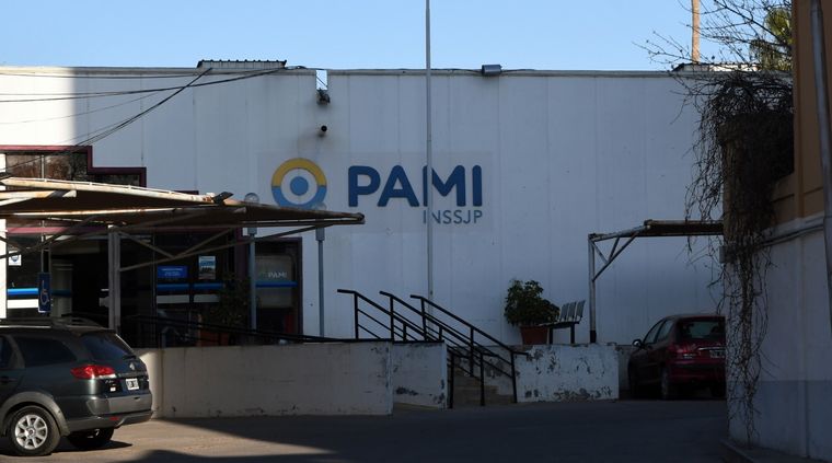 Cómo acceder al subsidio de PAMI para auxiliar domiciliario Foto: ALF PONCE MERCADO / MDZ