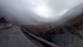 paso a chile cerrado: llego la nieve y asi se ve el camino de alta montana paso a chile cerrado: llego la nieve y asi se ve el camino de alta montana