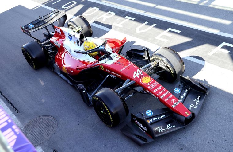 Lewis Hamilton, piloto de Ferrari. Lewis Hamilton, piloto de Ferrari.