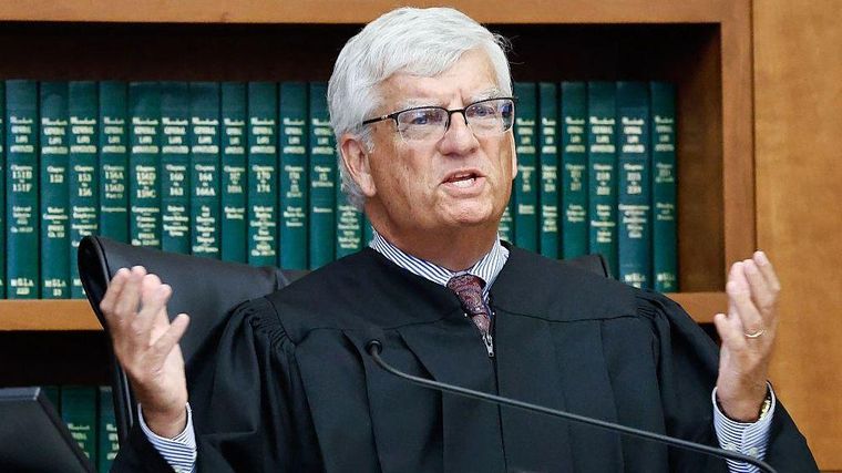 El juez William Sullivan durante las deliberaciones del jurado en el juicio el pasado 4 de septiembre.