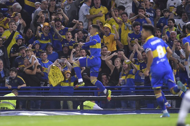Payero celebra un gol en la Bombonera. Foto: Télam