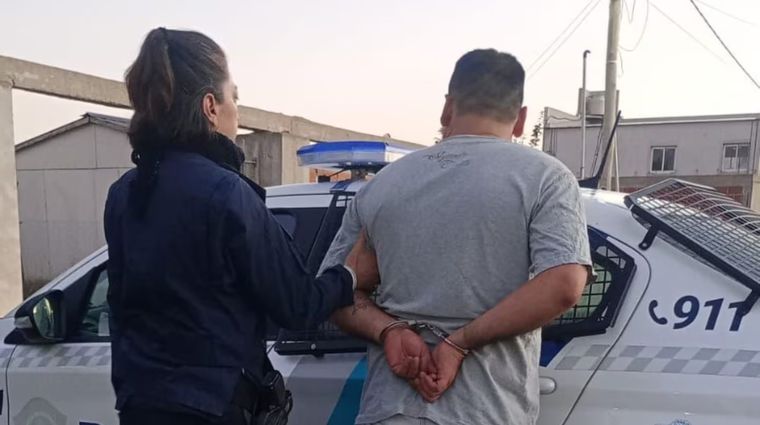 Jonatan Leonel Chazarreta quedó detenido por el intento de femicidio de Mariela Soledad Santos, perpetrado en la casa que ambos compartían en La Plata.&nbsp;