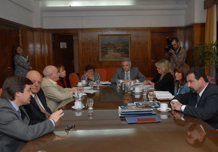 Juan Marchena encabezó el encuentro con los dirigentes políticos. Foto: Prensa Casa de Gobierno