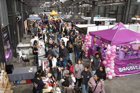 Los sabores más tradicionales de todo el país se reunirán en la Báscula de la Nave Cultural por la Feria Argentina del Alfajor. Los sabores más tradicionales de todo el país se reunirán en la Báscula de la Nave Cultural por la Feria Argentina del Alfajor.