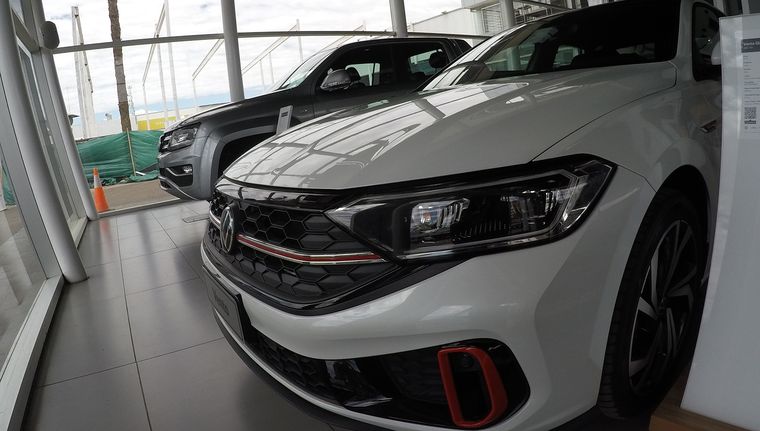 Los autos 0km se ha convertido en un lujo apto para pocos Foto: ALF PONCE MERCADO / MDZ