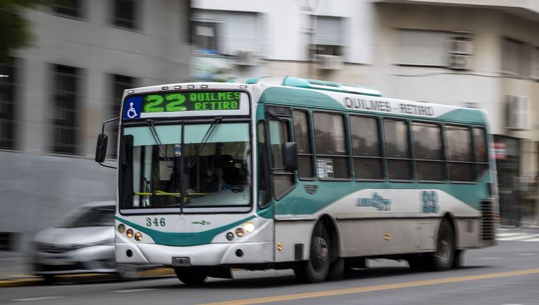 El paro de colectivos afecta especialmente a partidos del sur del conurbano y a algunos barrios del sur porteño.