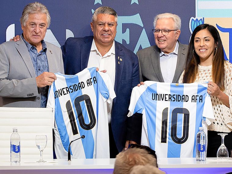 El día que Tapia lanzó la universidad de la AFA