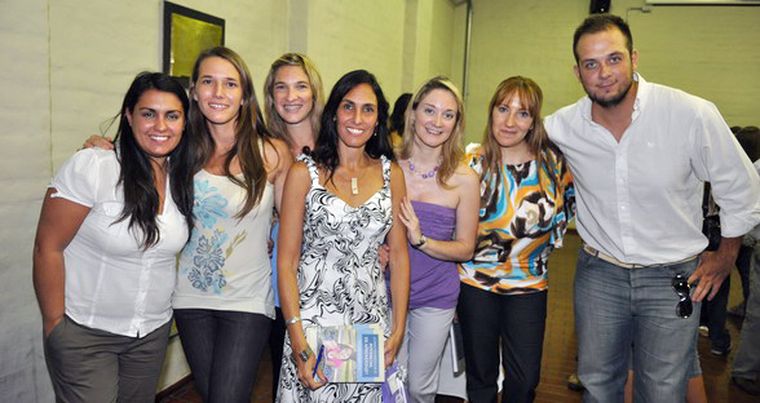 Todo el equipo del Centro de Enriquecimiento del Potencial de Aprendizaje acompañó a la autora en la presentación. Foto: Gerardo Gómez/MDZ