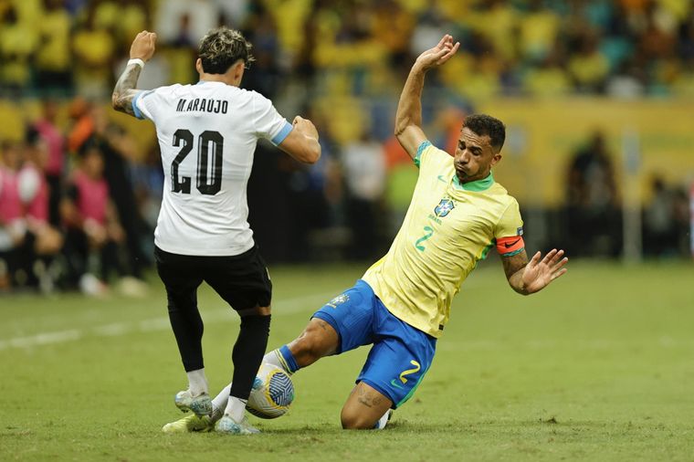 Uruguay y Brasil no se sacaron ventajas. Foto: EFE