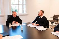 deuda: segun el gobierno, se logro bajar el importe y los intereses