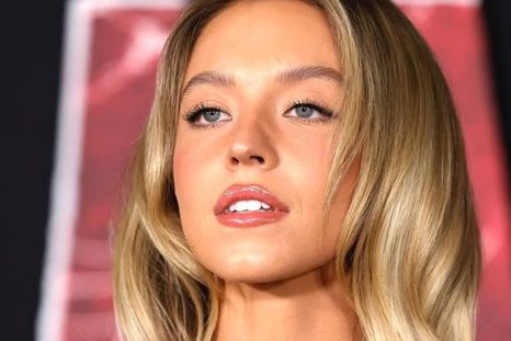 Sydney Sweeney vende un producto insólito.