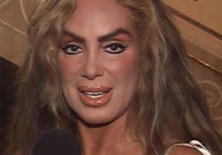 Beatriz Salomón denunció a canal América y a los periodistas que le hicieron pasar el peor momento de su vida en vivo. Beatriz Salomón denunció a canal América y a los periodistas que le hicieron pasar el peor momento de su vida en vivo.