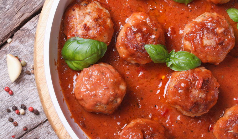 Disfruta de unas deliciosas albóndigas en salsa de tomate Foto: Shutterstock