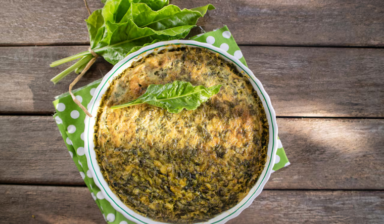 Receta económica de tortilla de acelga para toda la familia.