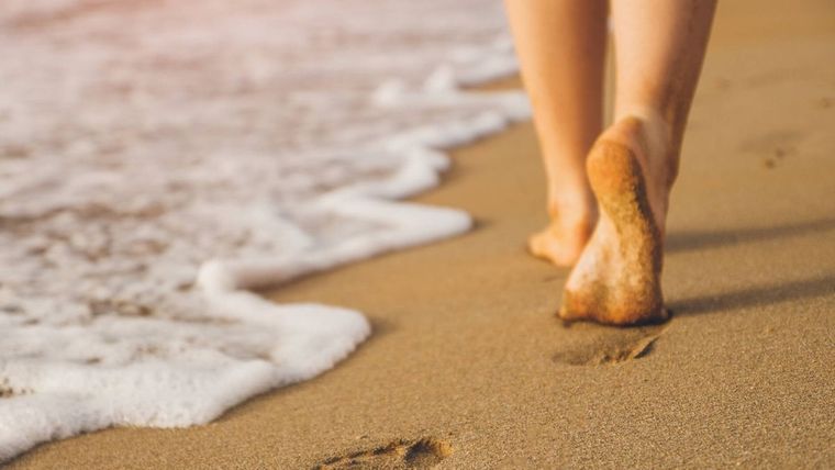 Caminar en la playa podría no ser una buena idea Foto: Shutterstock