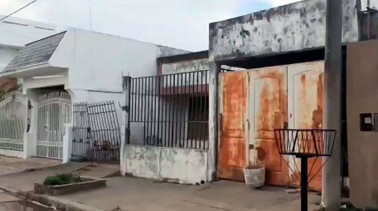 La mujer fue encontrada muerta junto al cadáver de su madre