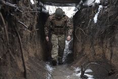 soldados de Ucrania Las fuerzas ucranianas celebran una victoria. Foto: EFE