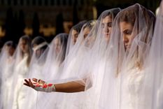 Activistas de la ONG Abaad (Dimensiones) en el Líbano protestaron contra la ley que permitía a un violador ser exonerado si se casaba con su víctima. La norma fue derogada en ese país en 2017. Foto: GETTY IMAGES