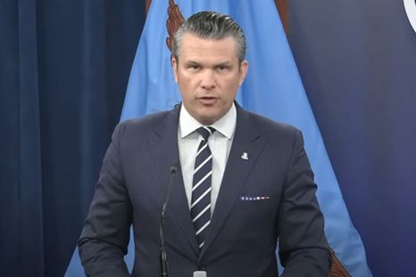 El secretario de Defensa estadounidense, Pete Hegseth, tras los bombardeos. El secretario de Defensa estadounidense, Pete Hegseth, tras los bombardeos.