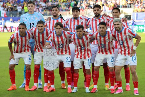 Paraguay jugará contra una potencia en 16avos del Mundial. Paraguay jugará contra una potencia en 16avos del Mundial.