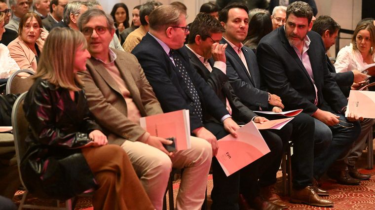 Dirigentes políticos estuvieron presentes en el lanzamiento de Raizon. Dirigentes políticos estuvieron presentes en el lanzamiento de Raizon.