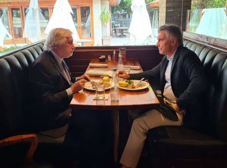 Julio Conte Grand junto a Mauricio Macri. Foto: Twitter Juliana Di Tullio