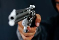 dos asaltos a mano armada en la noche del gran mendoza