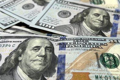 MDZol | El levantamiento del cepo para la compra de dólares generó reacciones inmediatas en el mercado Foto: ALF PONCE MERCADO / MDZ