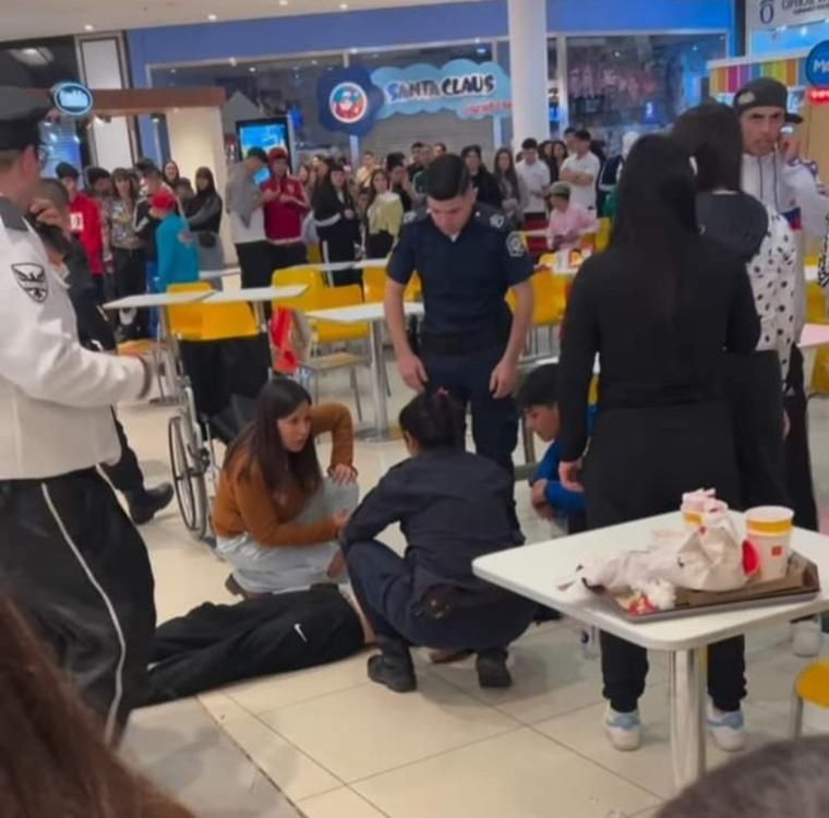 El ataque dejó hasta el momento 6 heridos