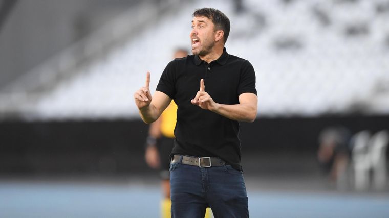 Tras la salida de Russo, Rosario Central fue en busca del Chacho. Foto: SC Internacional