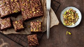 Brownie con pistacho Una receta simple y deliciosa para hacer en pocos minutos. Foto: Shutterstock