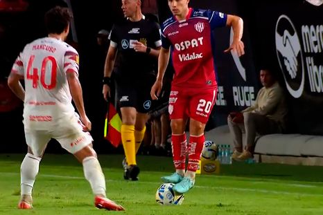 Pararse arriba de la pelota será ilegal en todas las categorías de AFA. Pararse arriba de la pelota será ilegal en todas las categorías de AFA.