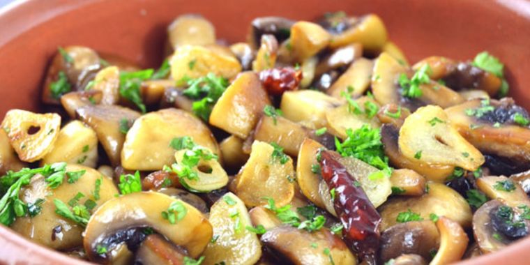 champiñones al ajillo Foto: pixabay