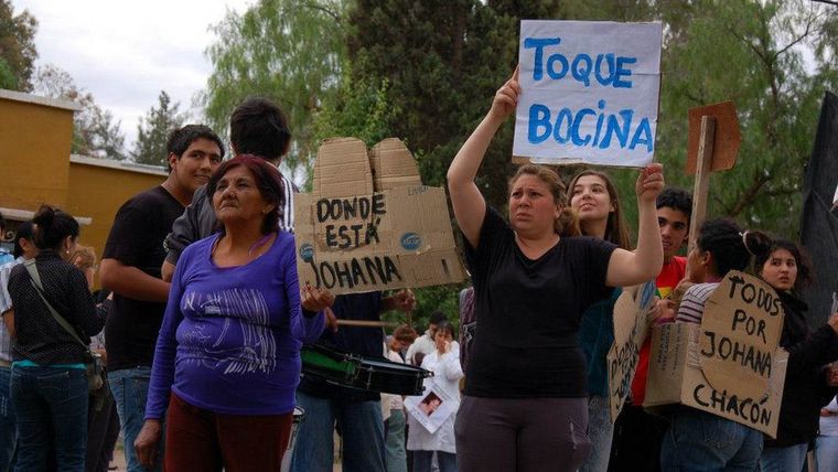 Gracias a la presión social y el trabajo de la directora del colegio Virgen del Rosario, se llevó a cabo la investigación por su desaparición. Gracias a la presión social y el trabajo de la directora del colegio Virgen del Rosario, se llevó a cabo la investigación por su desaparición.