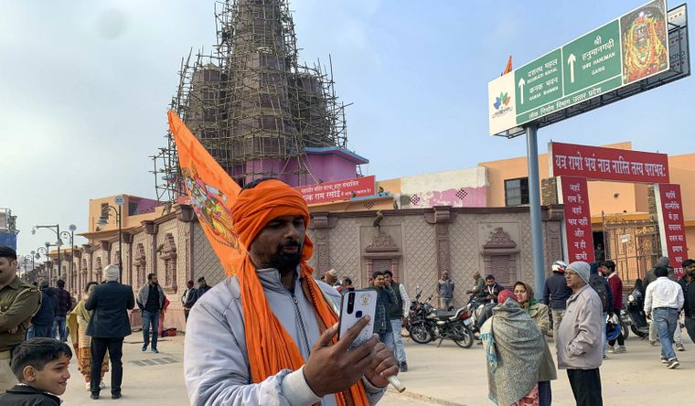 India se encuentra paralizada ante esta gran inauguración de la obra. Foto: Efe.