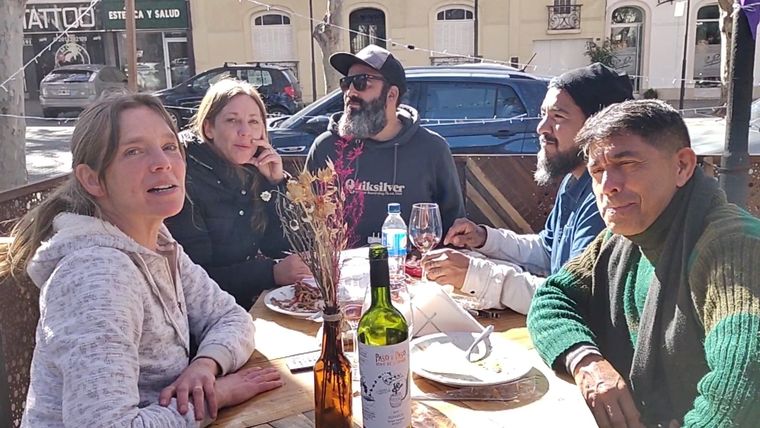 Amigos en la Arístides. Foto: MDZ