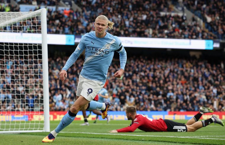 Haaland la rompió en el clásico: dos goles en la goleada del City en el Etihad.
