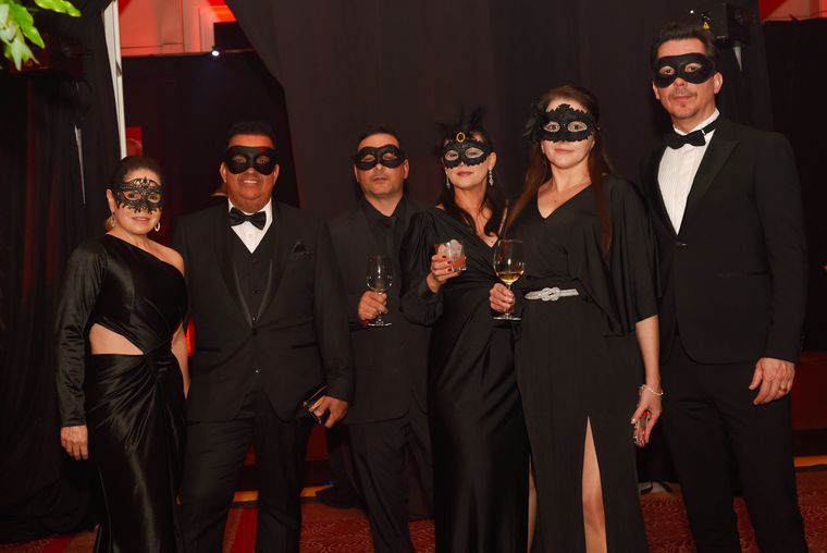 Geruza Salazar, Franz Rezende, William Lució, Marcia Gilvame, Amanda Leite y Gleyson Martin. Geruza Salazar, Franz Rezende, William Lució, Marcia Gilvame, Amanda Leite y Gleyson Martin.