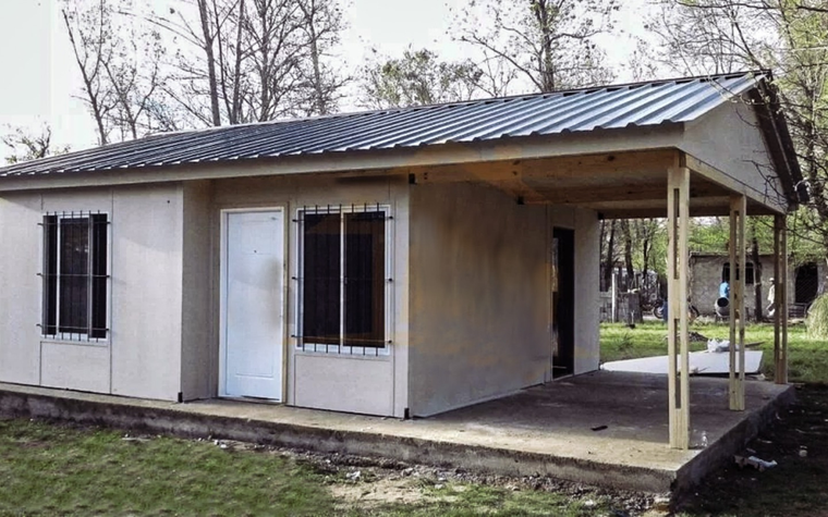 Casa prefabricada 35 metros cuadrados interiores más 18 metros cuadrados de cochera. Foto: La Casa Mía