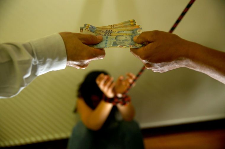 Menores de edad intercambiaban favores sexuales con adultos en boliches de Uruguay