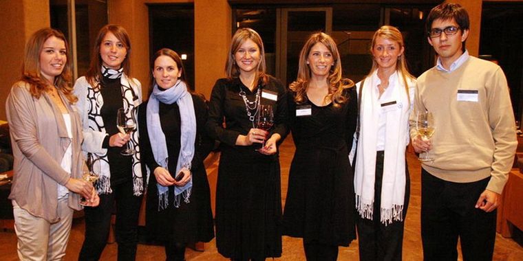 Andrea Poeppel, Cecilia Pizarro y Paula Pulenta, Gabriela DiMarco, Alicia Sisteró -organizadora-, Paula Vázquez Viera y Daniel Márquez. Foto: Gentileza