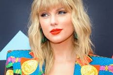 Taylor Swift hizo el anuncio a través del podcast de su novio.